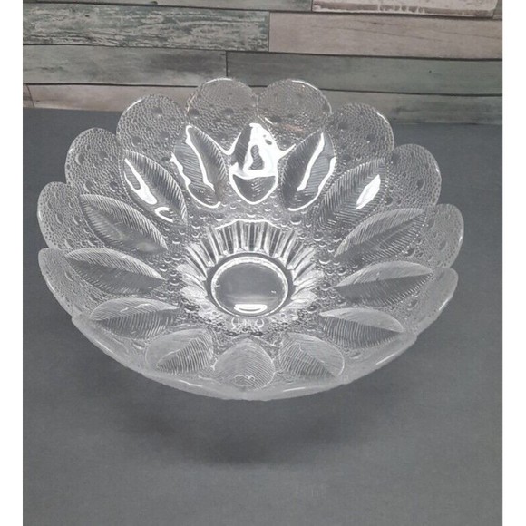 ELEGANT LAUSITZER CRYSTAL LEAF SERVING BOWL MEDEA PATTERN GERMANY - Picture 1 of 6